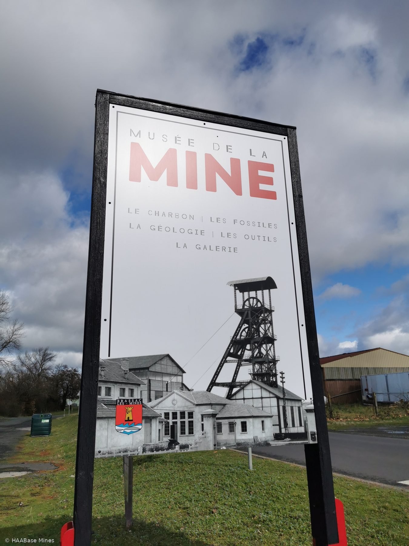 Mines de Brassac — Puits Bayard mine headframe or winding tower site