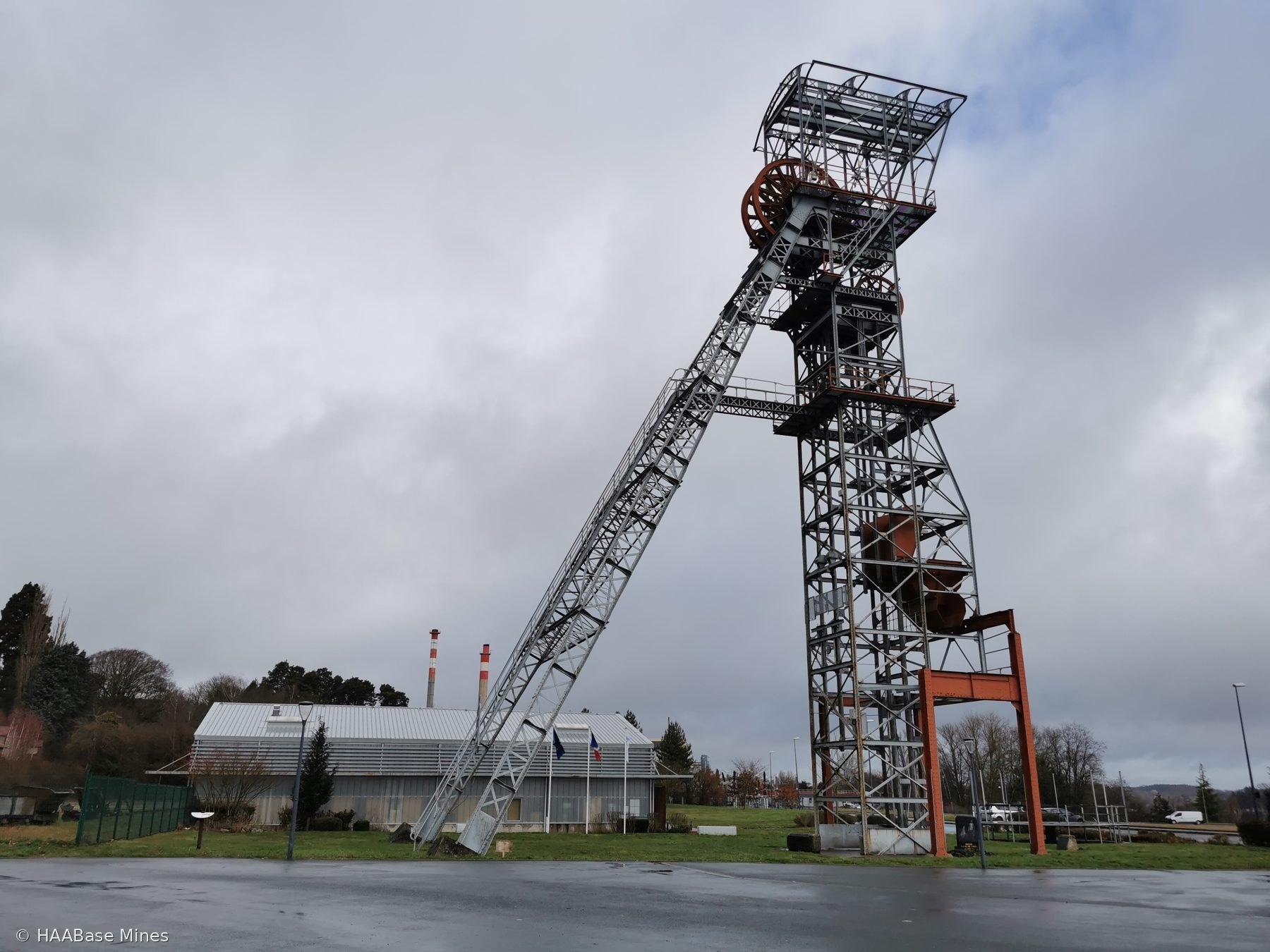 Mines de Saint-Éloy — Puits Saint-Joseph mine headframe or winding tower site