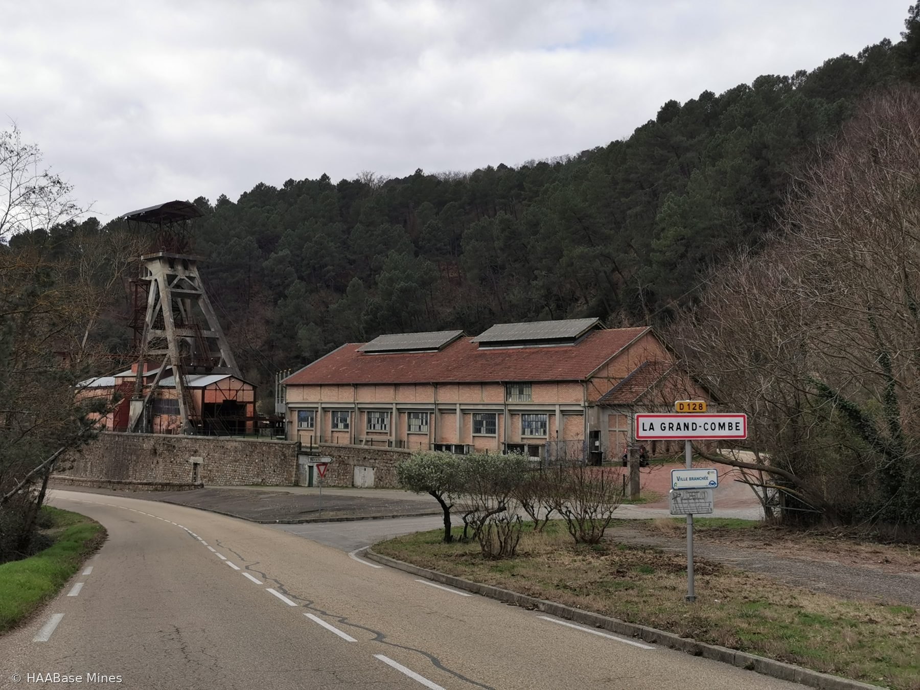 Mines de La Grand-Combe — Puits Ricard mine headframe or winding tower site