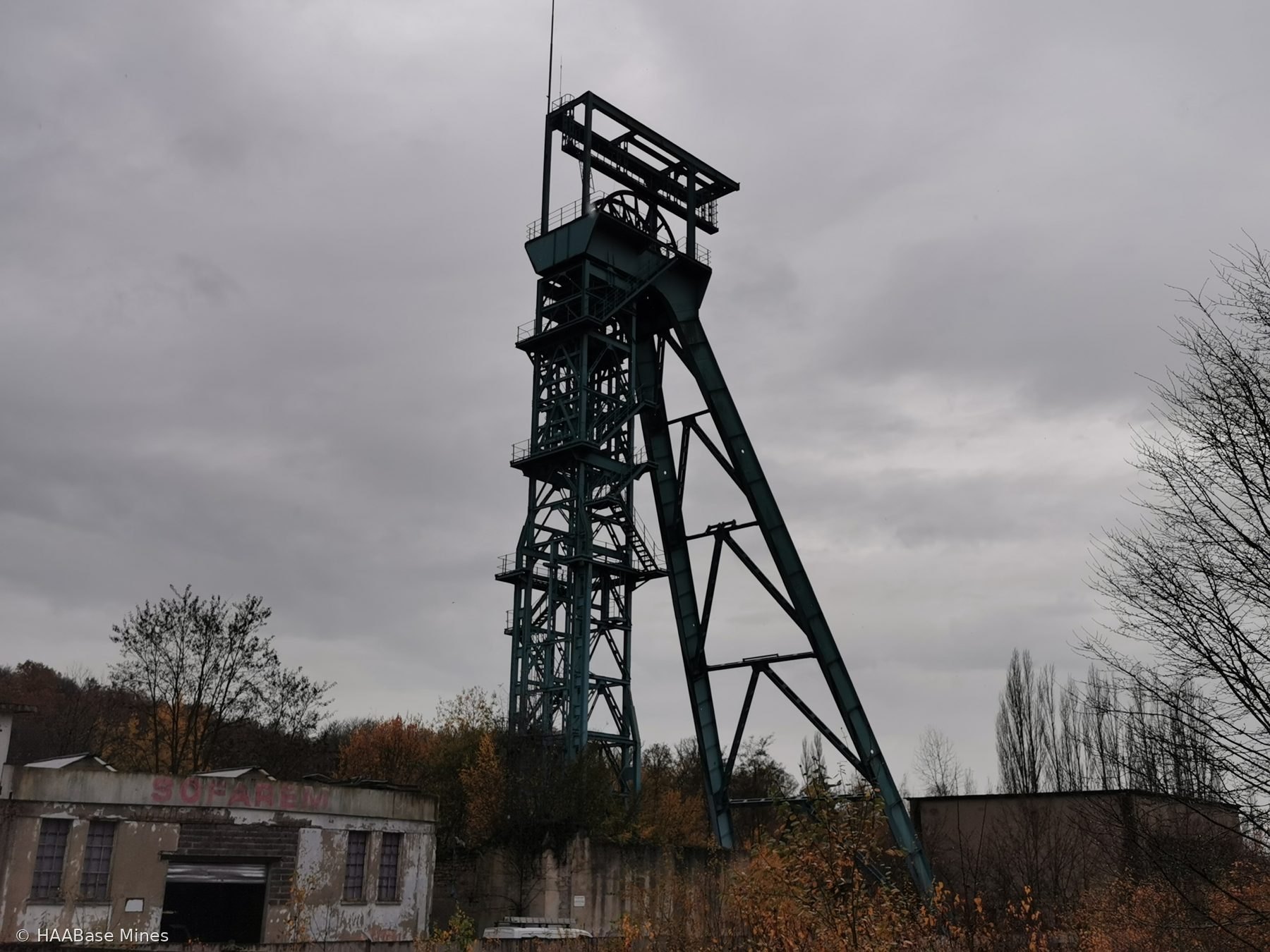 Siège Saint-Charles — Puits n° 1 mine headframe or winding tower site