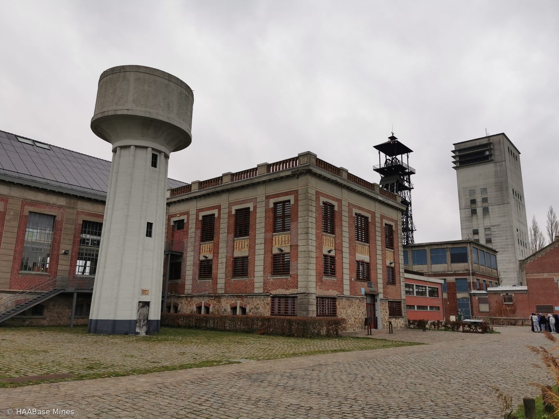 Fosse n° 11–19 de Lens mine headframe or winding tower site