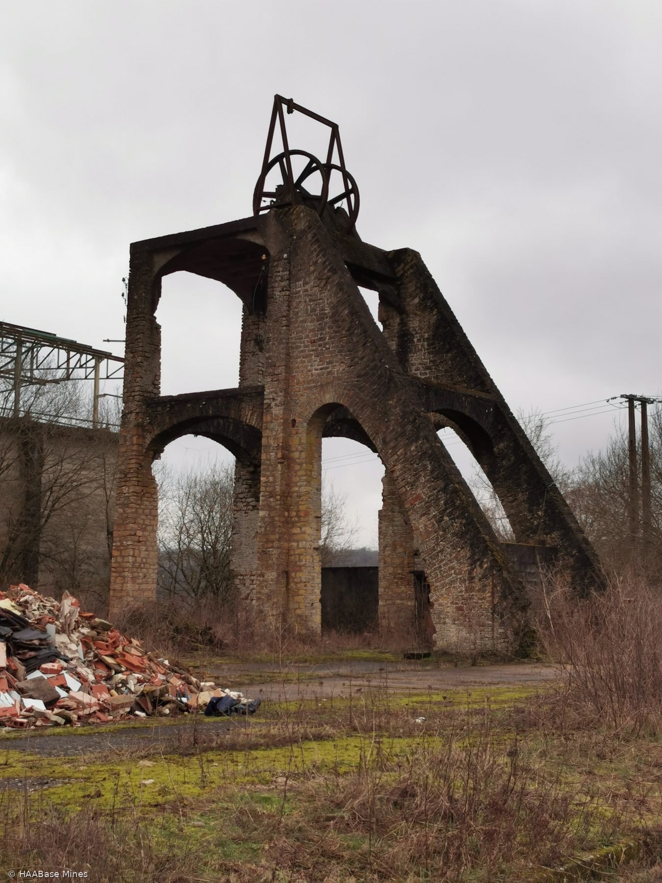 Mine d’Errouville — Puits n° 2 mine headframe or winding tower site