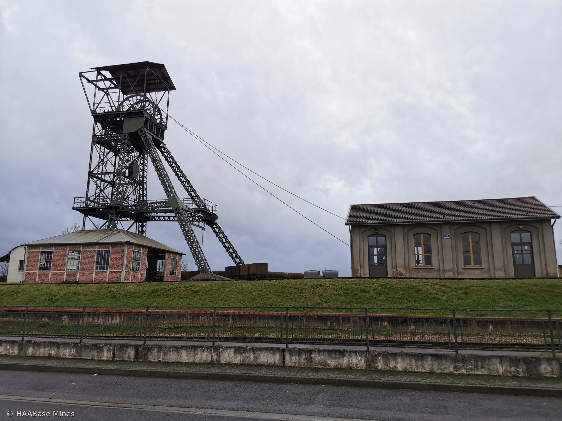 Mine de Blanzy — Puits Saint-Claude mine headframe or winding tower site