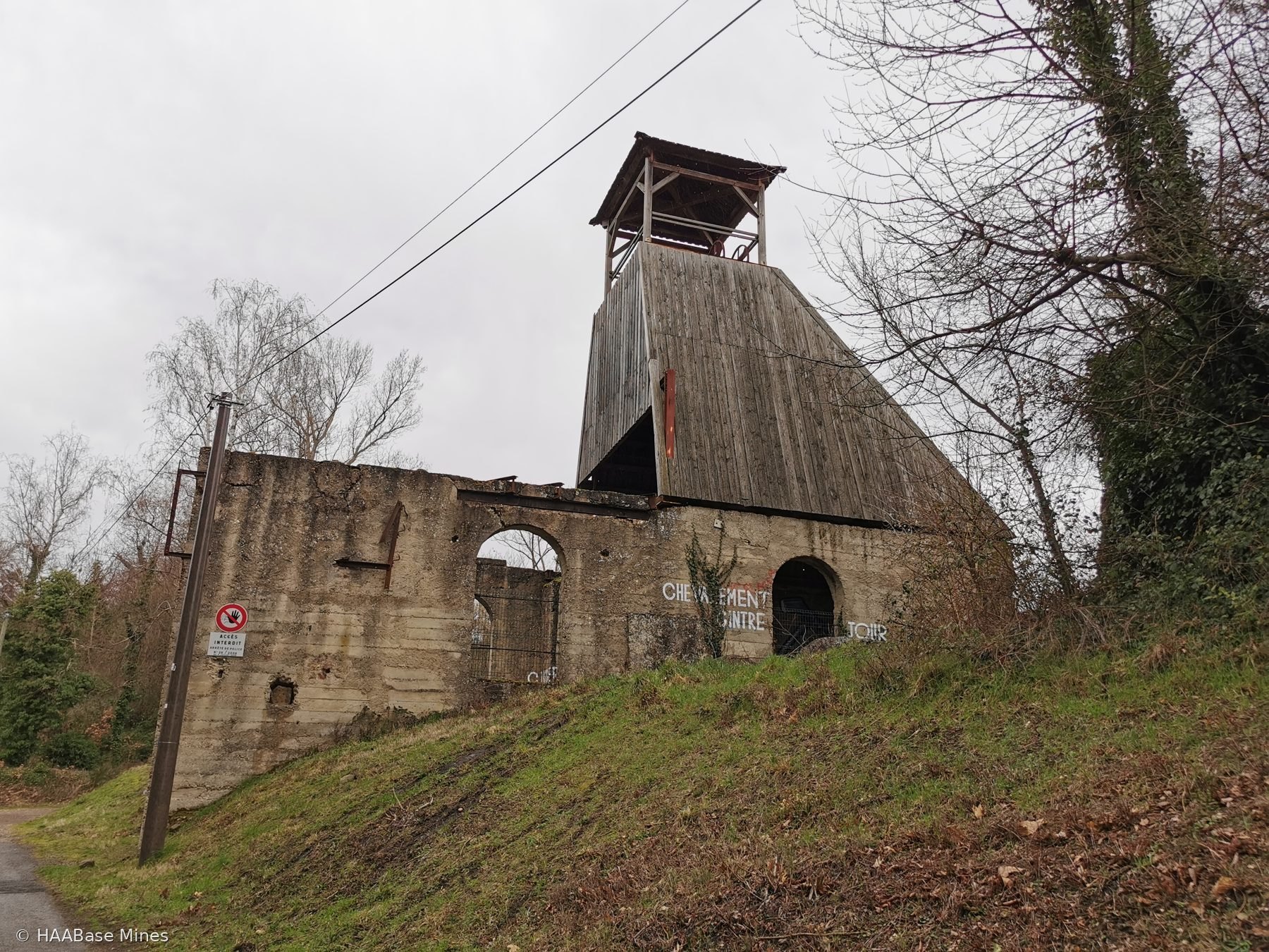 Mines de Communay — Puits Espérance mine headframe or winding tower site