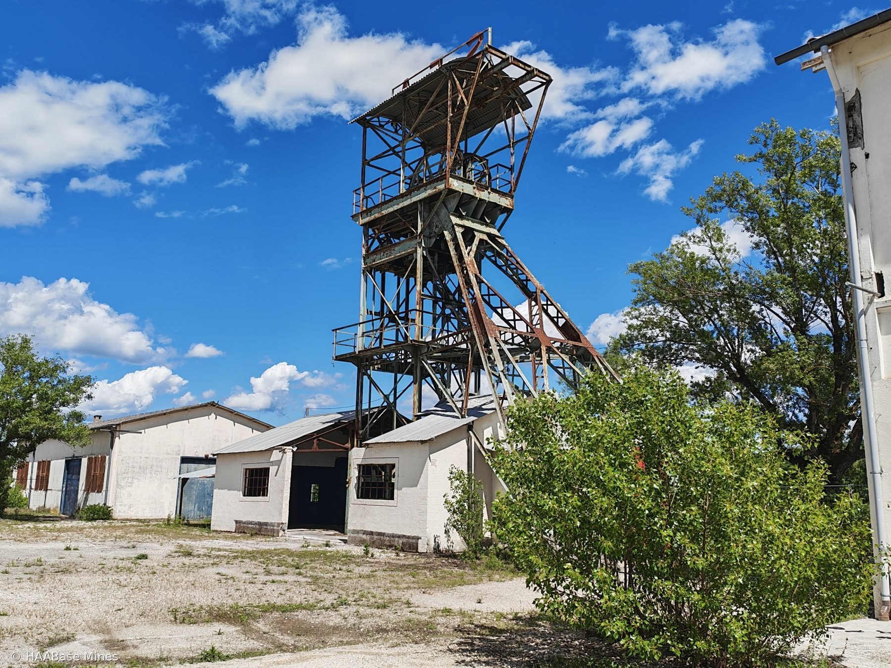 Mine de Plagnol — Puits Goldney mine headframe or winding tower site