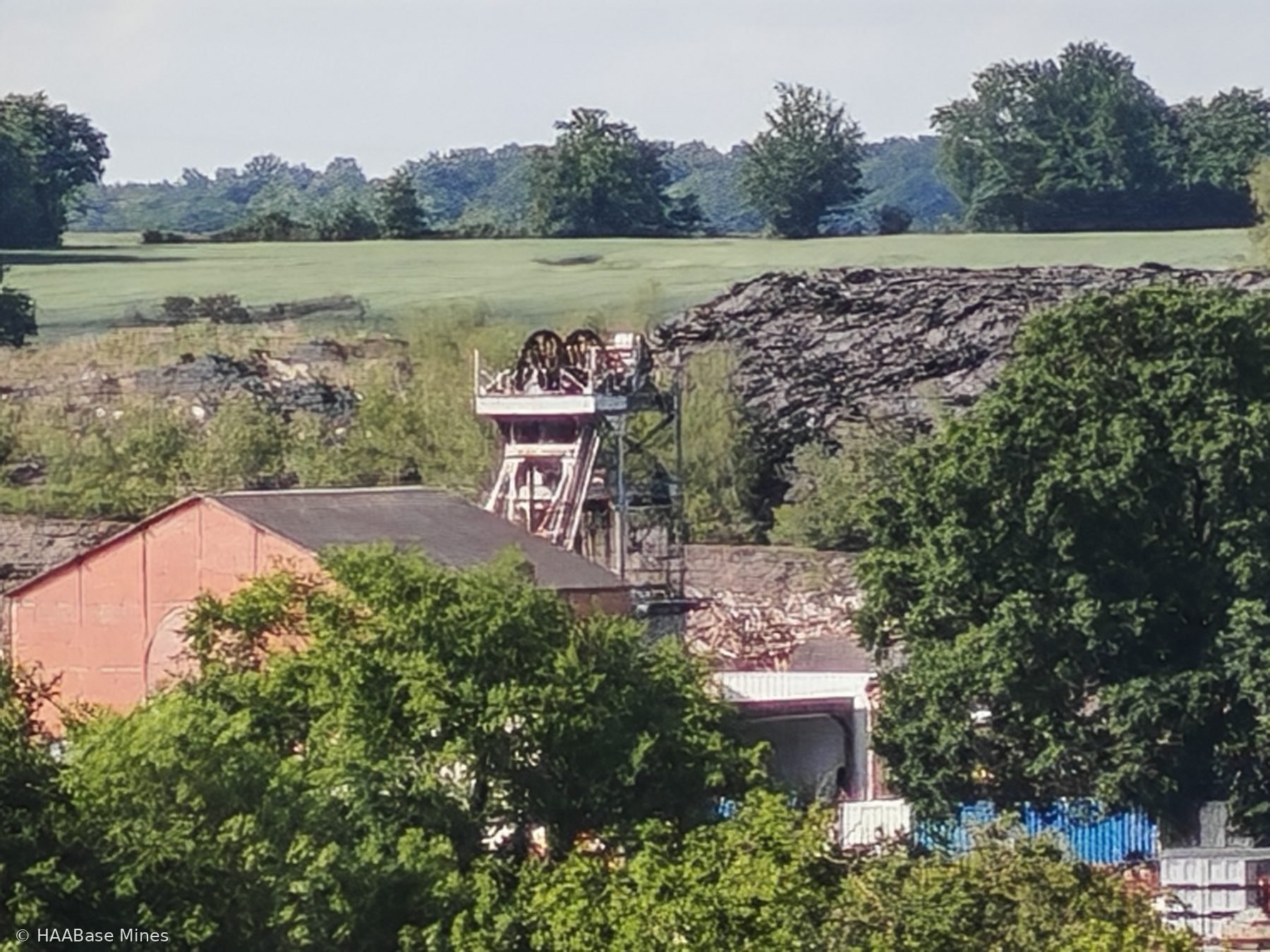Ardoisières de Misengrain — Puits n° 7 mine headframe or winding tower site