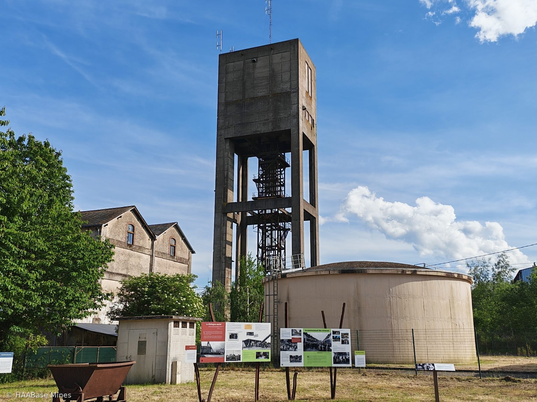 Mines de Segré — Puits Bois II mine headframe or winding tower site