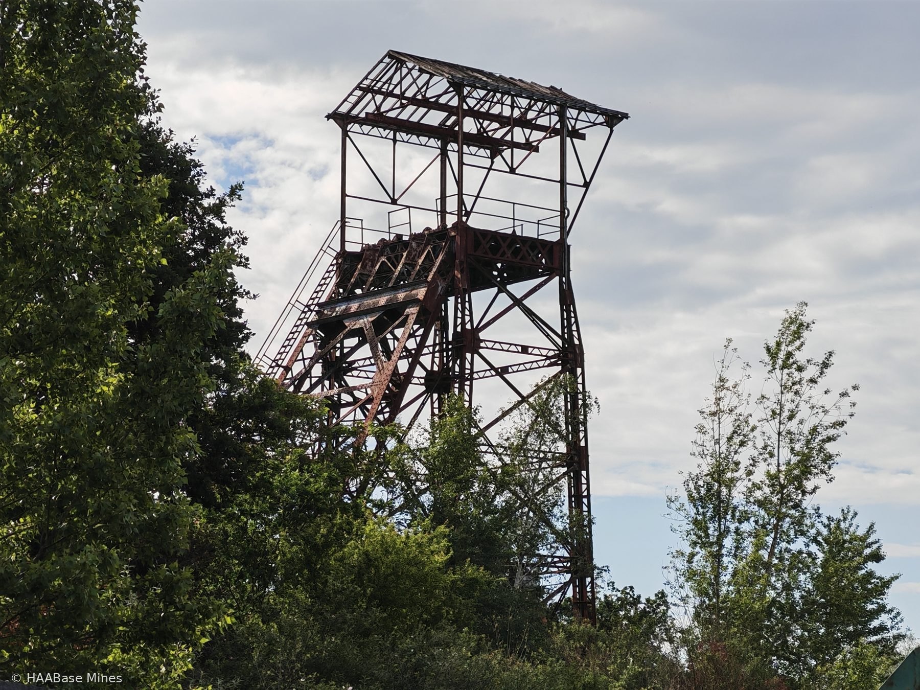 Ardoisières de Trélazé — Puits n° 3 de Monthibert mine headframe or winding tower site