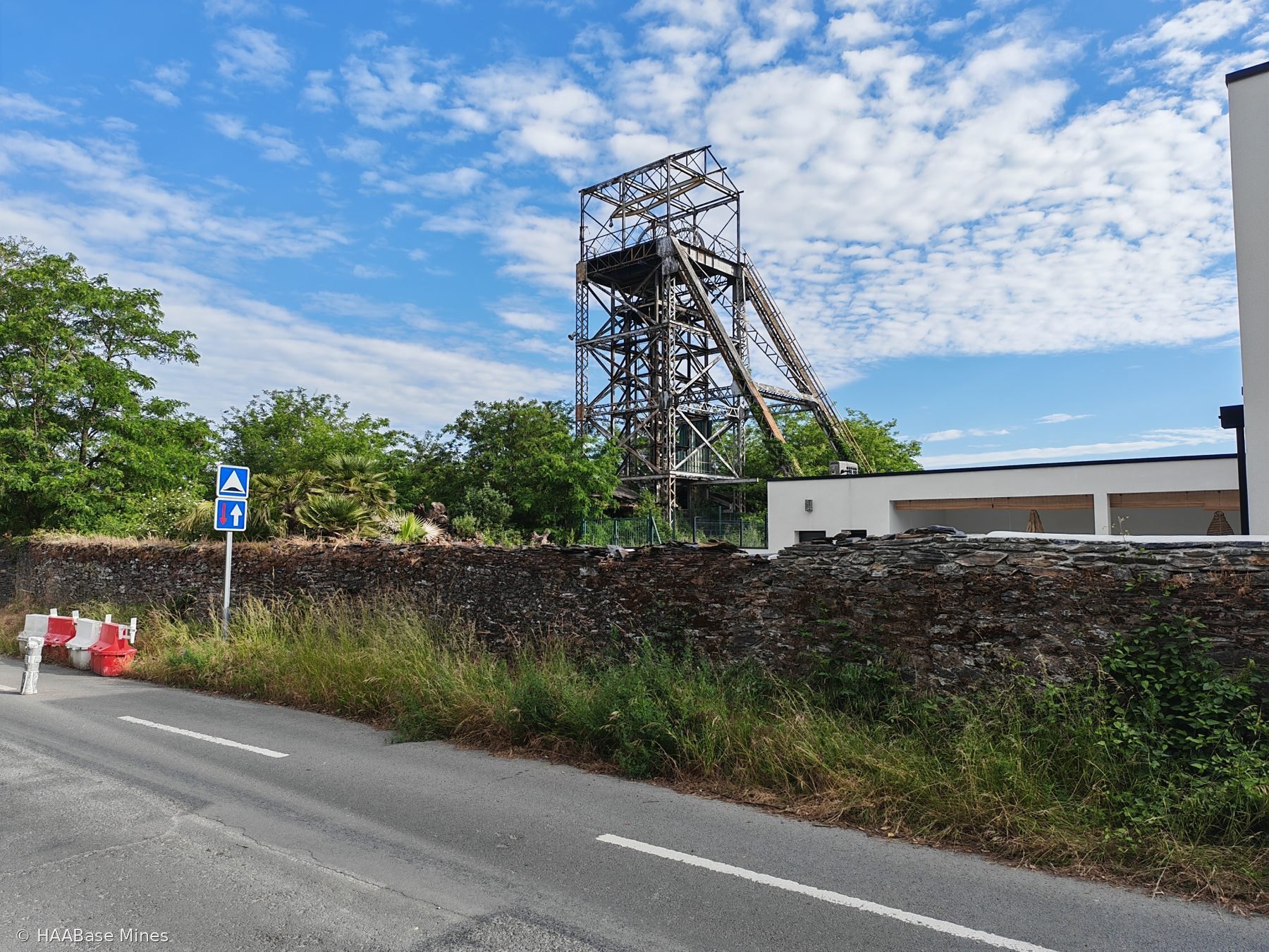 Ardoisières de Trélazé — Puits n° 26 des Fresnais mine headframe or winding tower site