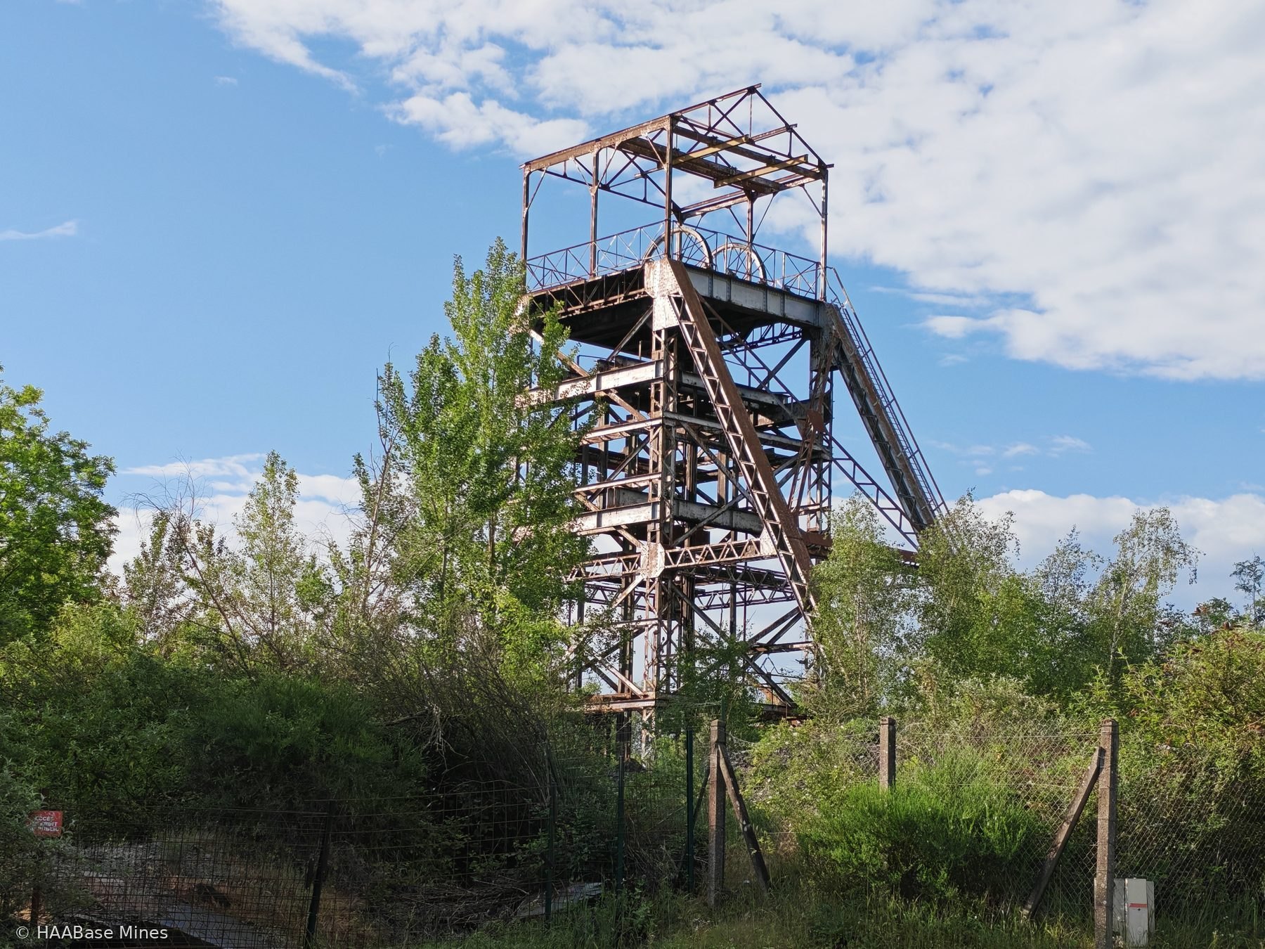 Ardoisières de Trélazé — Puits de Champ-Robert mine headframe or winding tower site