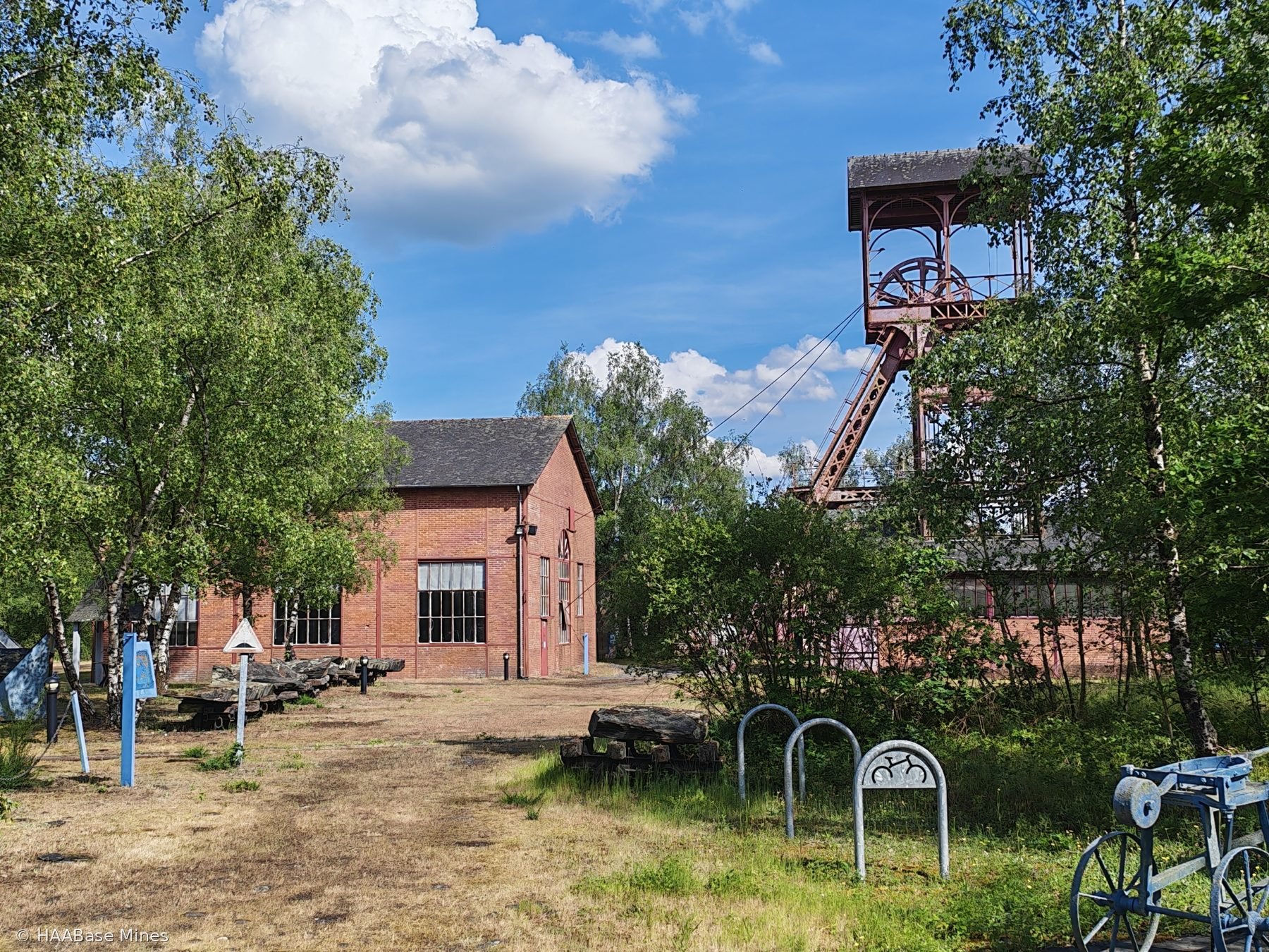 Ardoisières de Renazé — Puits de Longchamp mine headframe or winding tower site