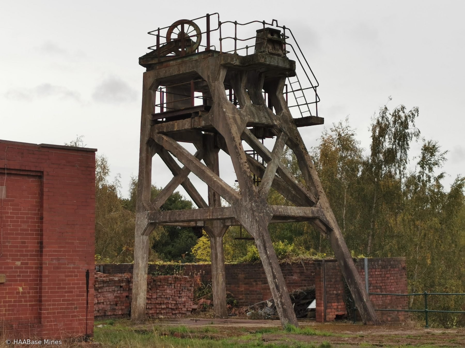 Hemingfield Colliery mine headframe or winding tower site